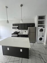 1 Dewitt Rd, Unit 509 in Elizabeth, NJ - Foto de edificio - Building Photo