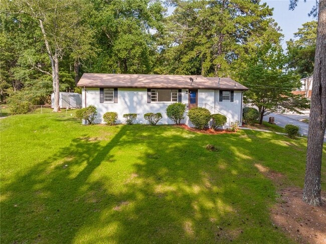property at 5207 Dixie Lake Rd