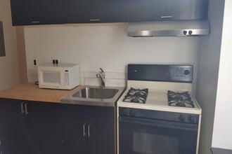 135 Van Wagenen Ave in Jersey City, NJ - Building Photo - Building Photo