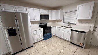 6046 SW 40th St in Miramar, FL - Building Photo