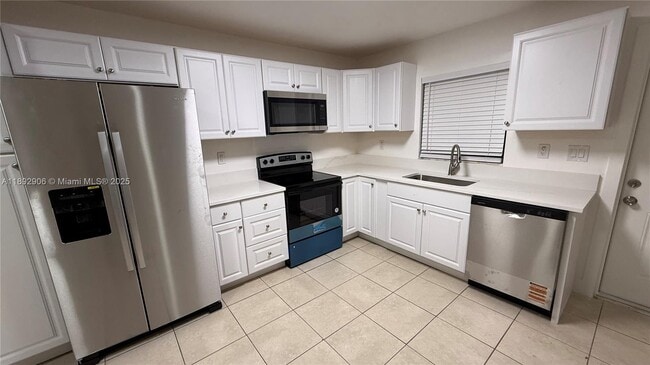 property at 6046 SW 40th St