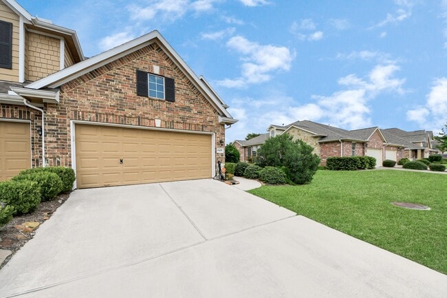 8428 Willow Loch Dr in Spring, TX - Building Photo - Building Photo