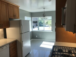 352 Waverley St in Menlo Park, CA - Building Photo - Building Photo