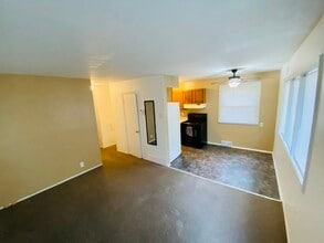 2260 Stieber Ave in Westland, MI - Building Photo - Building Photo