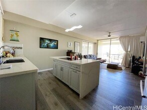 2333 Kapiolani Blvd in Honolulu, HI - Building Photo - Building Photo