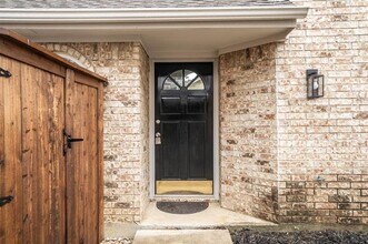 9424 Blue Jay Way in Irving, TX - Building Photo - Building Photo