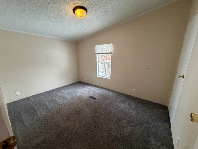 137 Hunters Rill in Lapeer, MI - Building Photo - Building Photo