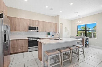 17577 SW 41st St in Miramar, FL - Building Photo - Building Photo