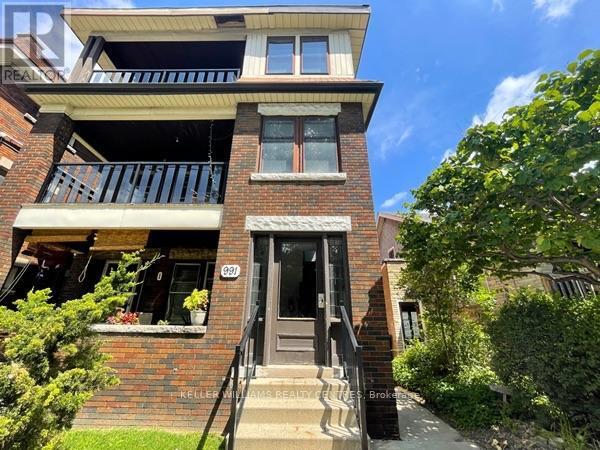 property at 991 Main St E
