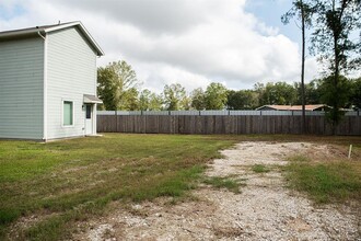 42 County Rd 5201 in Cleveland, TX - Building Photo - Building Photo