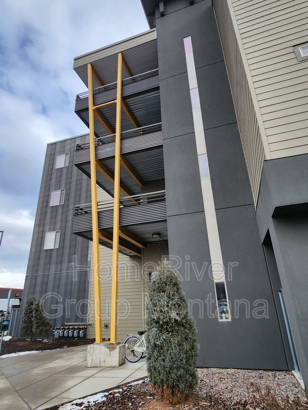 property at 1500 S 14th St W