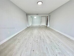 7777 SW 86th St in Miami, FL - Building Photo - Building Photo