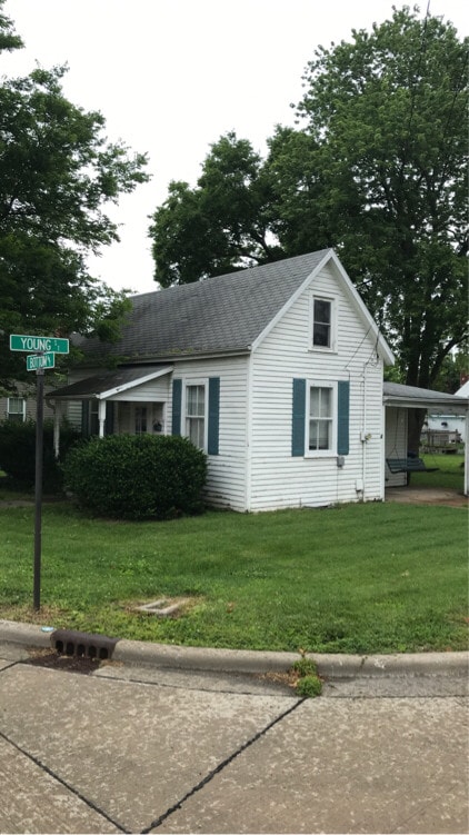 property at 603 W Bottom Ave