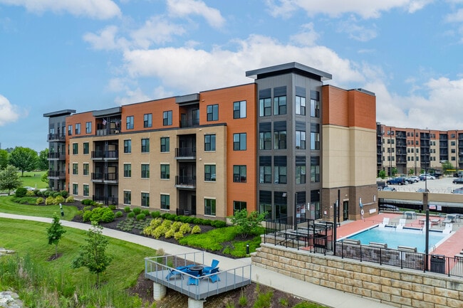 Approach at Summit Park in Blue Ash, OH - Foto de edificio - Building Photo