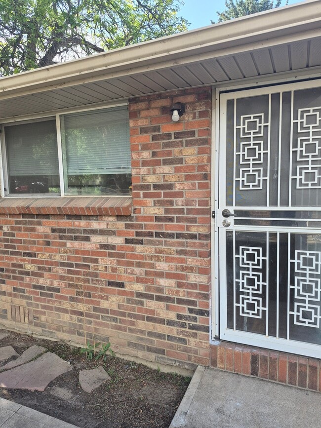 property at 1299 S Coffman St