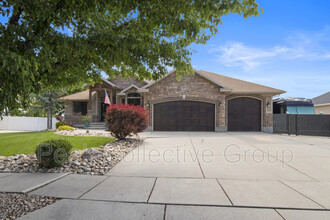 2097 Meridies Dr in South Jordan, UT - Building Photo - Building Photo