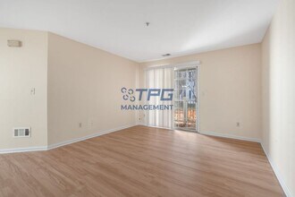 414 Waterford Dr in Edison, NJ - Building Photo - Building Photo