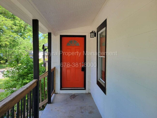 1221 Campbellton Pl SW in Atlanta, GA - Foto de edificio - Building Photo