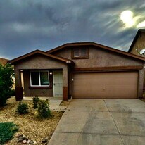 5095 Kensington Way in Las Cruces, NM - Building Photo