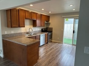 2379 Orange Ave in Costa Mesa, CA - Building Photo - Building Photo