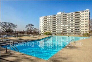 3415 West End Ave in Nashville, TN - Building Photo - Building Photo