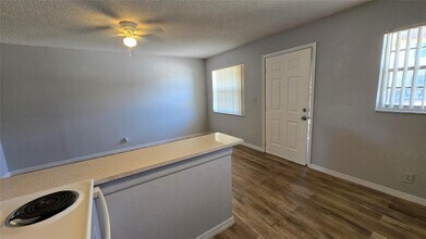 416 Lakeside Dr in Margate, FL - Building Photo - Building Photo