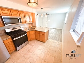 9726 Bustleton Ave in Philadelphia, PA - Building Photo - Building Photo