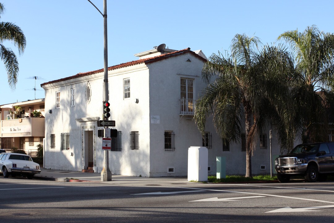 553 Cedar Ave in Long Beach, CA - Building Photo