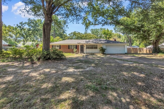 property at 3581 Greenleaf Rd