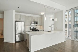 9 W Randolph St in Chicago, IL - Building Photo - Building Photo