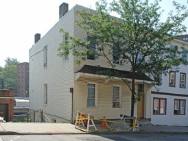 138 Cortlandt St Apartments