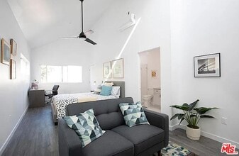 6044 La Prada St in Los Angeles, CA - Building Photo - Building Photo