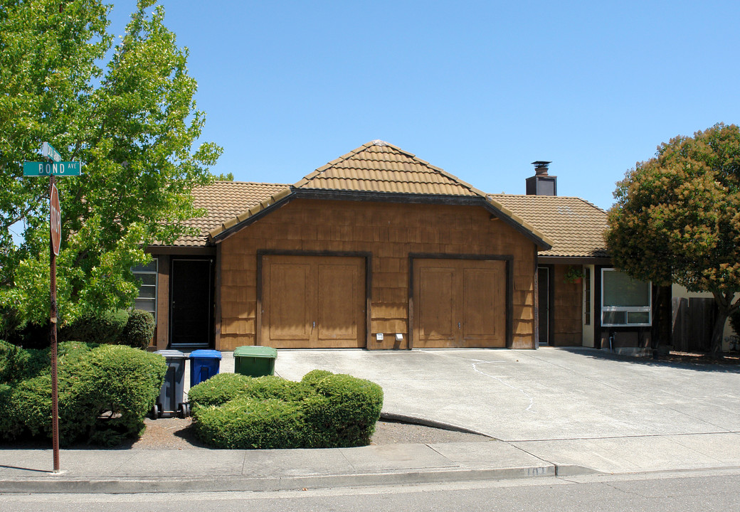 101 Bond Ave in Petaluma, CA - Building Photo