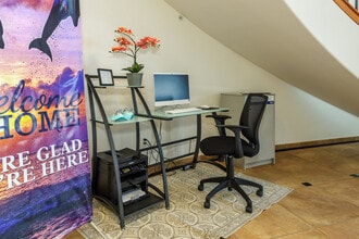 Villas at Dolphin Bay Apartments in Carson City, NV - Building Photo - Interior Photo