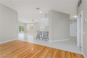 4949 Kingston Way in Naples, FL - Building Photo - Building Photo
