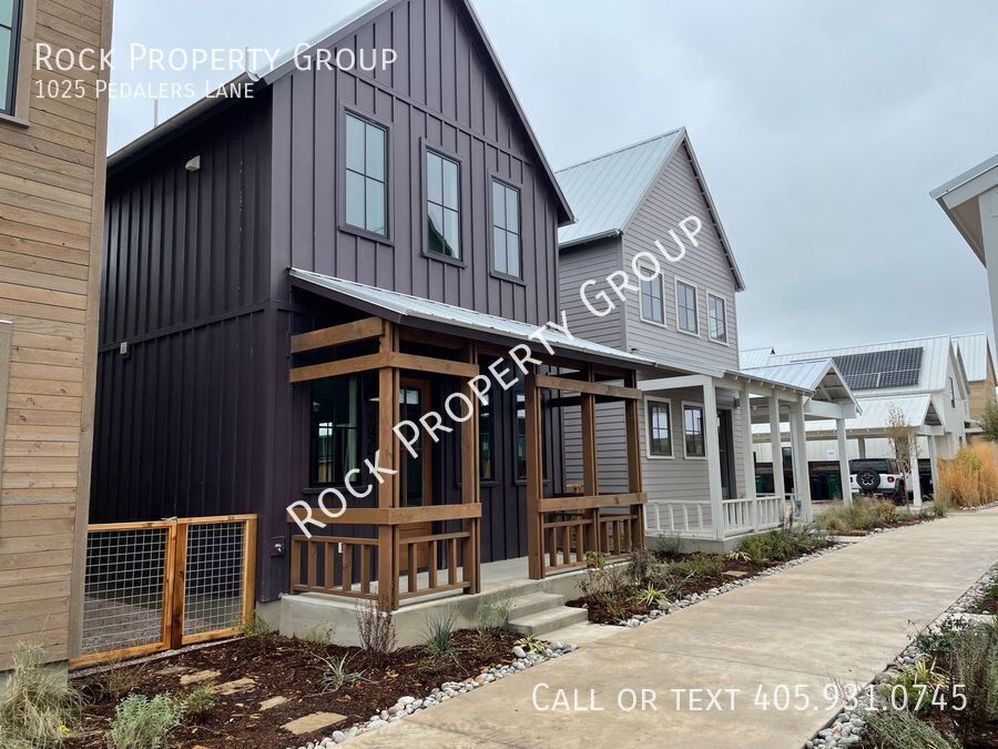 1025 Pedalers Ln in Oklahoma City, OK - Building Photo