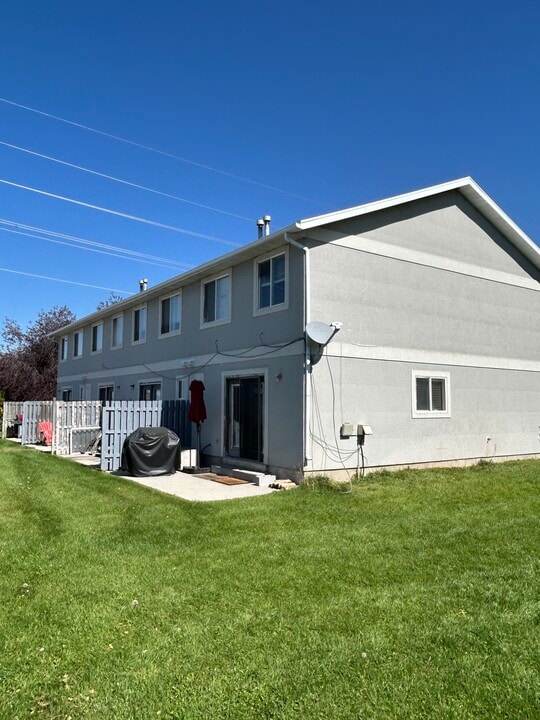 166 E 1800 N, Unit #2 in North Logan, UT - Building Photo