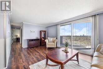 1025 Richmond Rd in Ottawa, ON - Building Photo - Building Photo