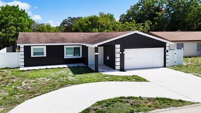 1047 54th Ave S in St. Petersburg, FL - Building Photo - Building Photo