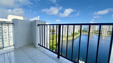 2750 NE 183rd St in Aventura, FL - Building Photo - Building Photo