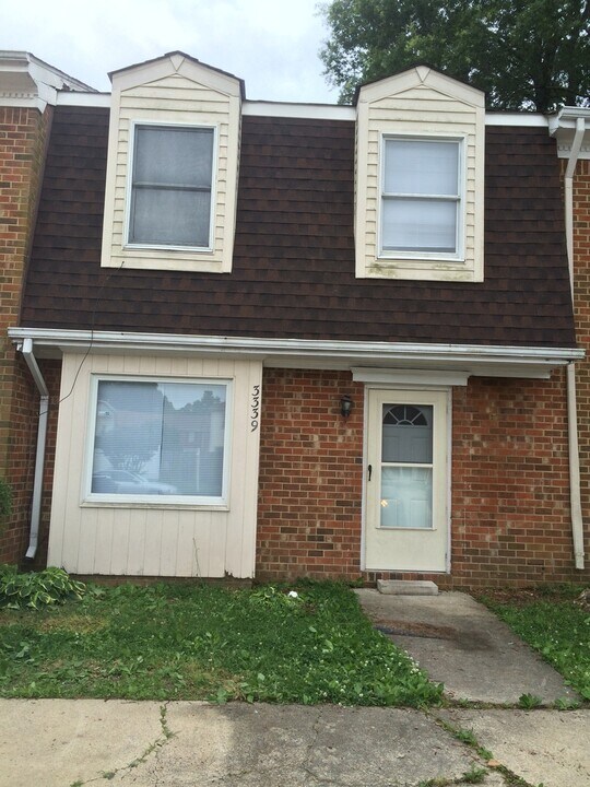 3339 Golden Oaks Ln in Chesapeake, VA - Building Photo