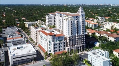 2000 Salzedo St in Coral Gables, FL - Building Photo - Building Photo