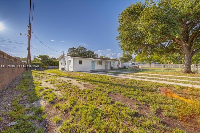 10203 NW 12th Ave in Miami, FL - Building Photo - Building Photo