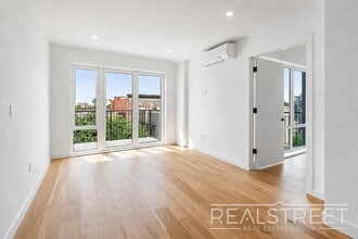 Rogers Avenue, Unit 602 in Brooklyn, NY - Foto de edificio - Building Photo
