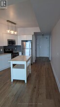 150-1150 E Liberty St in Toronto, ON - Building Photo - Building Photo