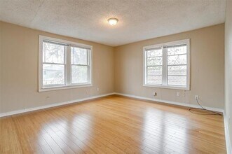 815 E Berry St in Fort Worth, TX - Building Photo - Building Photo