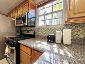 636 NW 11th St in Miami, FL - Building Photo - Building Photo