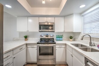 3823 S Maryland Pkwy in Las Vegas, NV - Building Photo - Building Photo