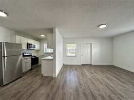 3616 NE 11th Ave in Oakland Park, FL - Building Photo