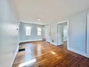 179 Bradley St in New Haven, CT - Building Photo - Building Photo